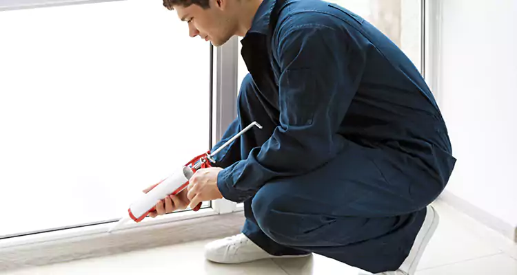 Window Glass Caulk Repair in Sebastian, FL
